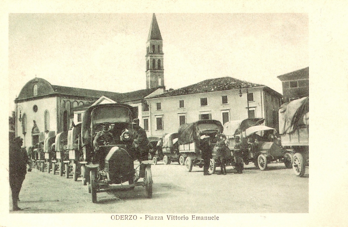 cartoline-storiche-s.d.-oderzo-piazza-vittorio-emanuele-fine anni dieci