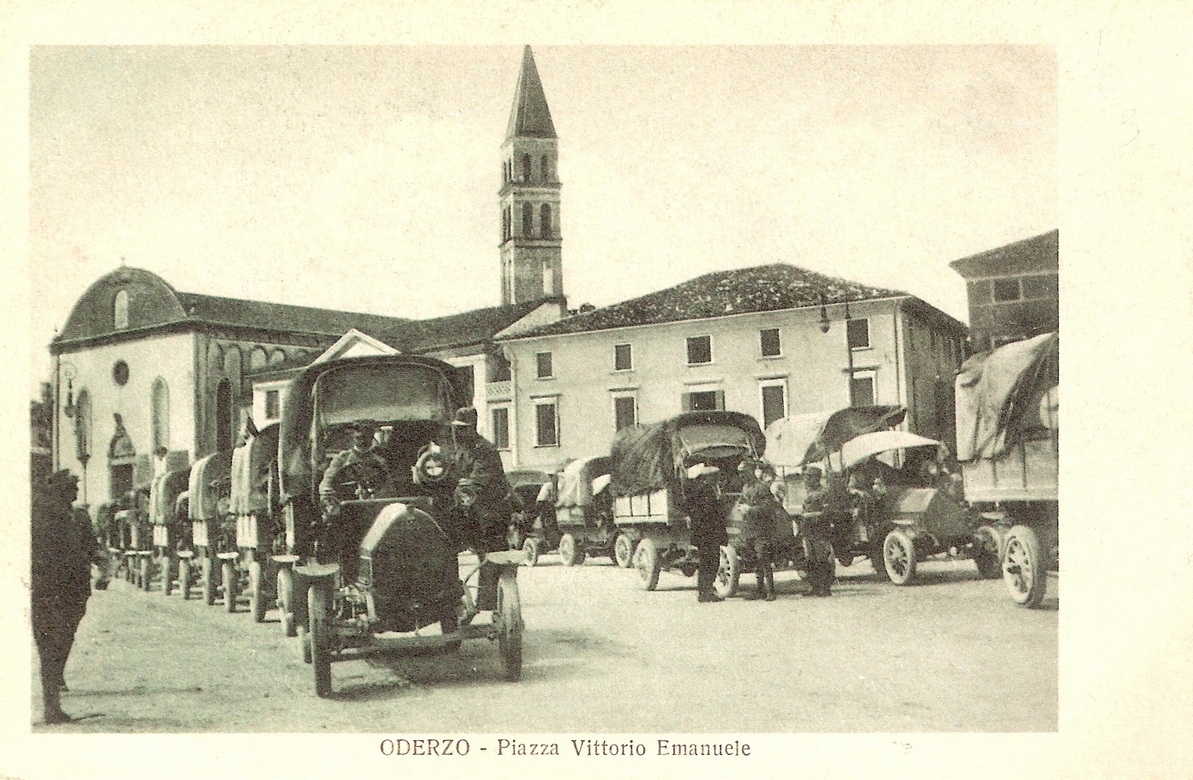 cartoline-storiche-s.d.-oderzo-piazza-vittorio-emanuele-fine anni dieci